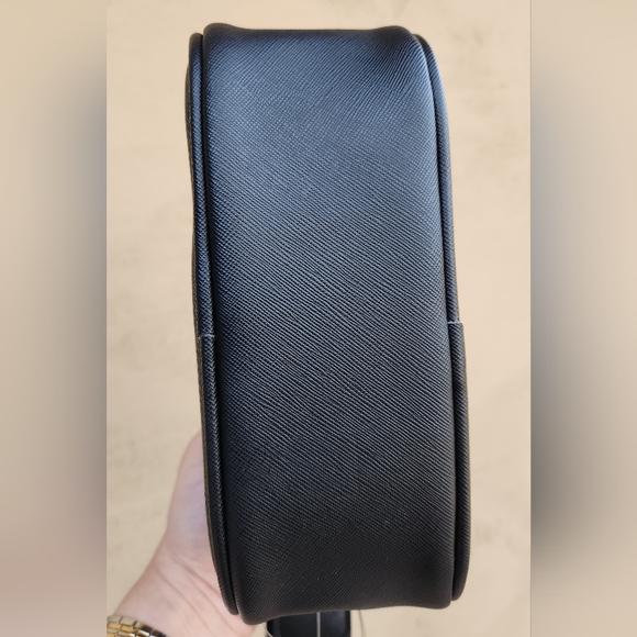 Disney's Minnie Mouse Crossbody Bag - Picture 9 of 11